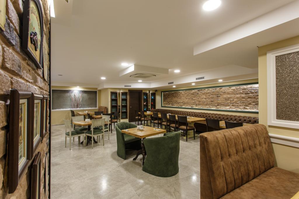 Hotel Antroyal 3*