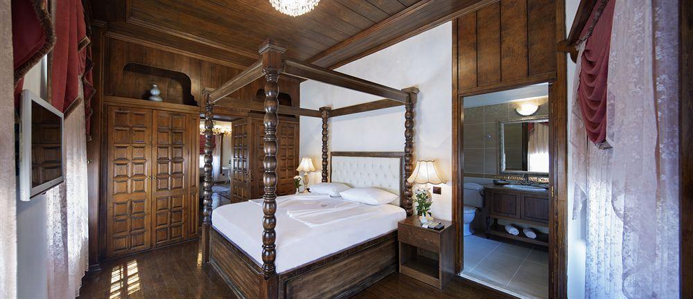 Adalya Port Otel 4*