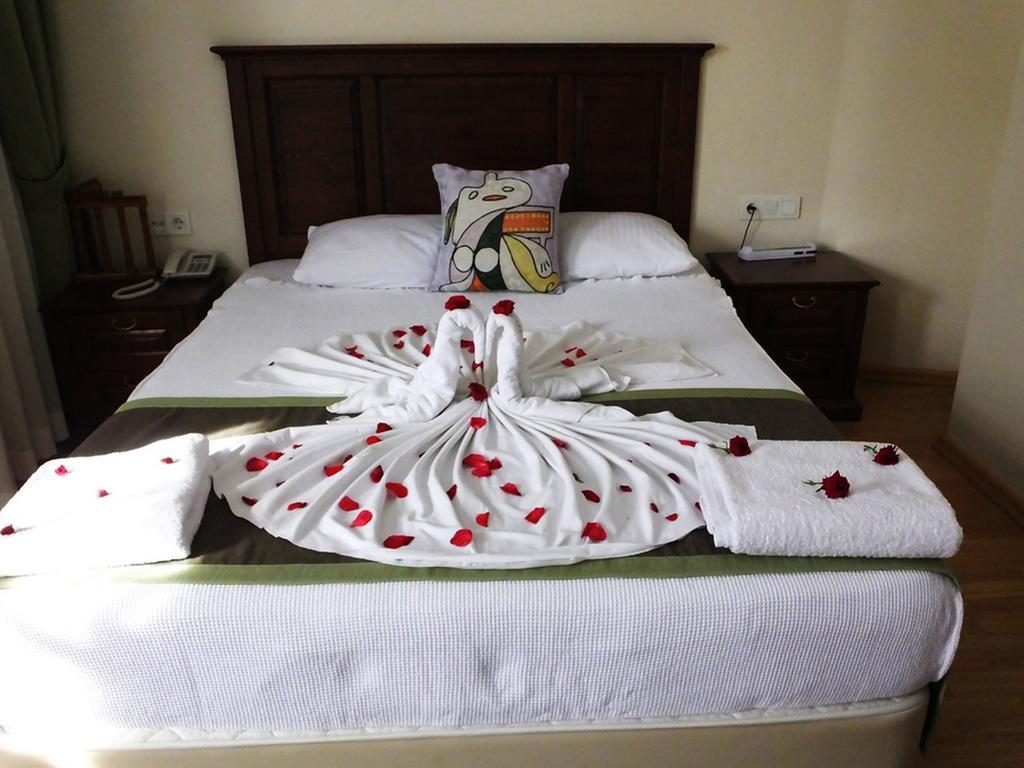 Hadrian Gate Hotel 2*