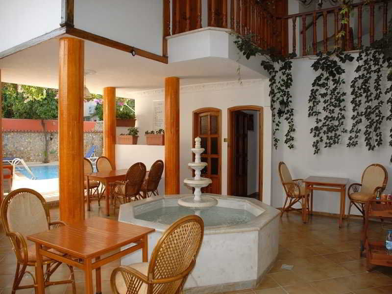 Frankfurt Hotel 2*