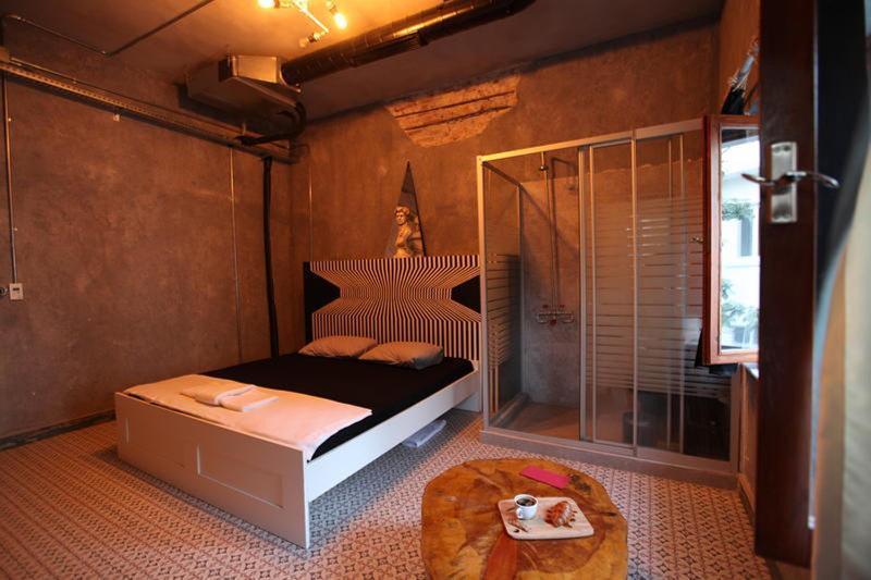 Role Street Hostel *