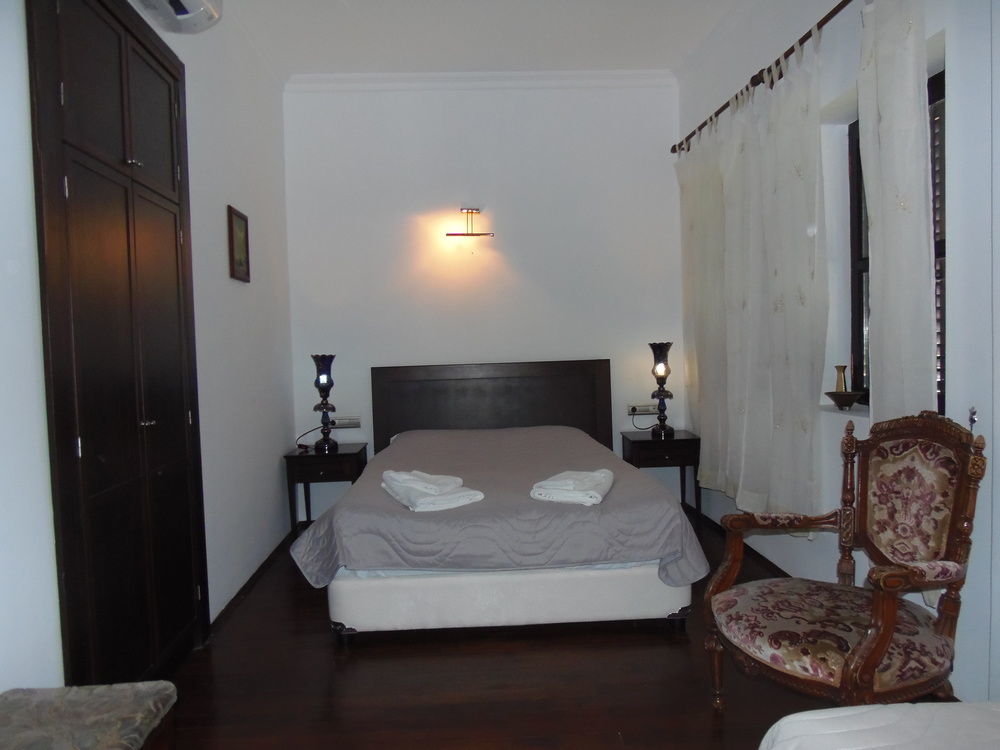 Hadrianus Pansion 3* Antalya