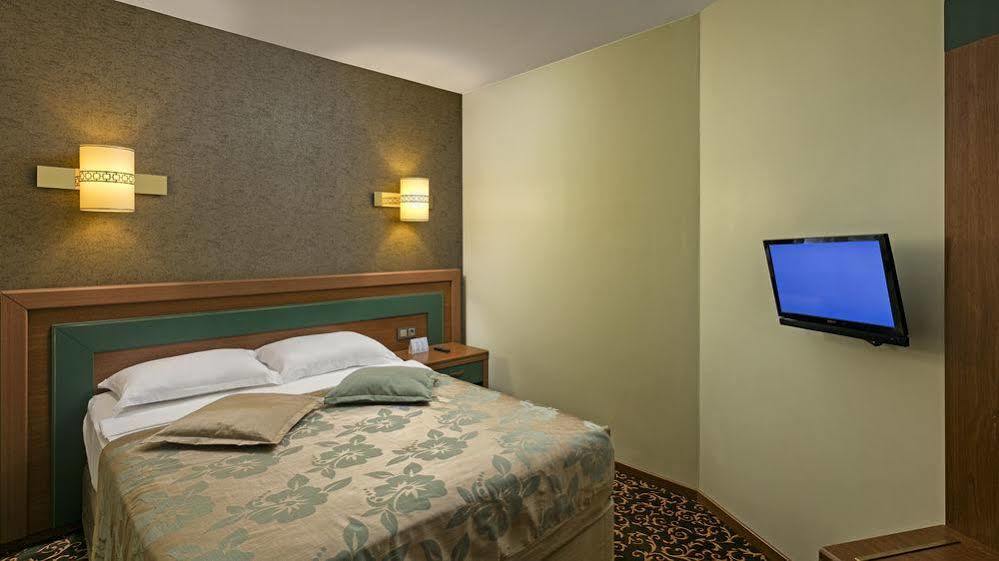 World Ozkaymak Incekum 5*