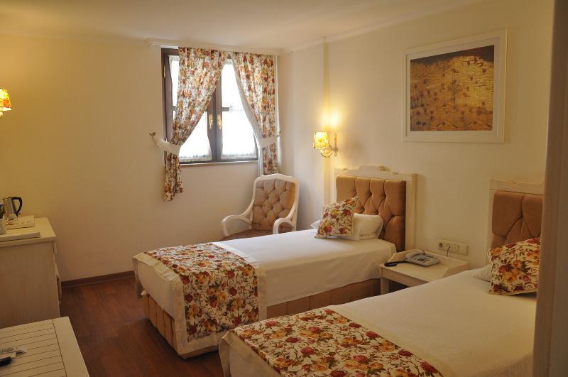 Adalya Port Otel 4*