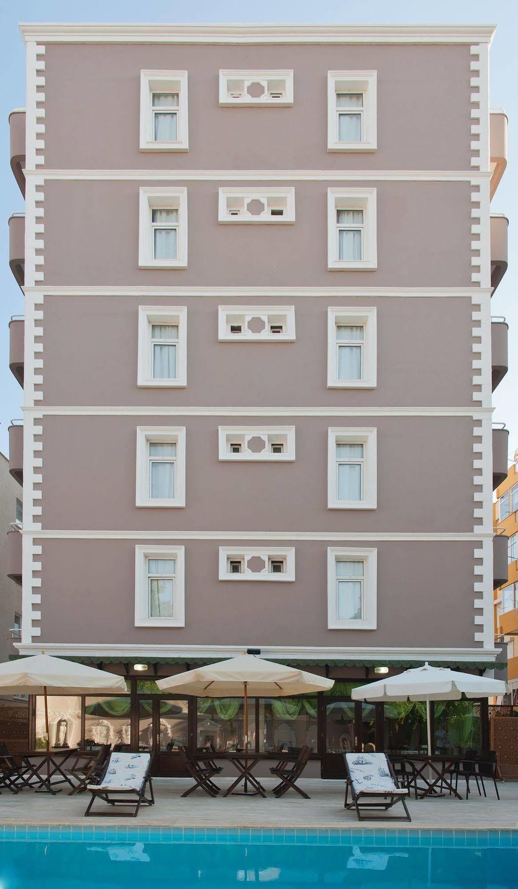 Otel Triana 3*