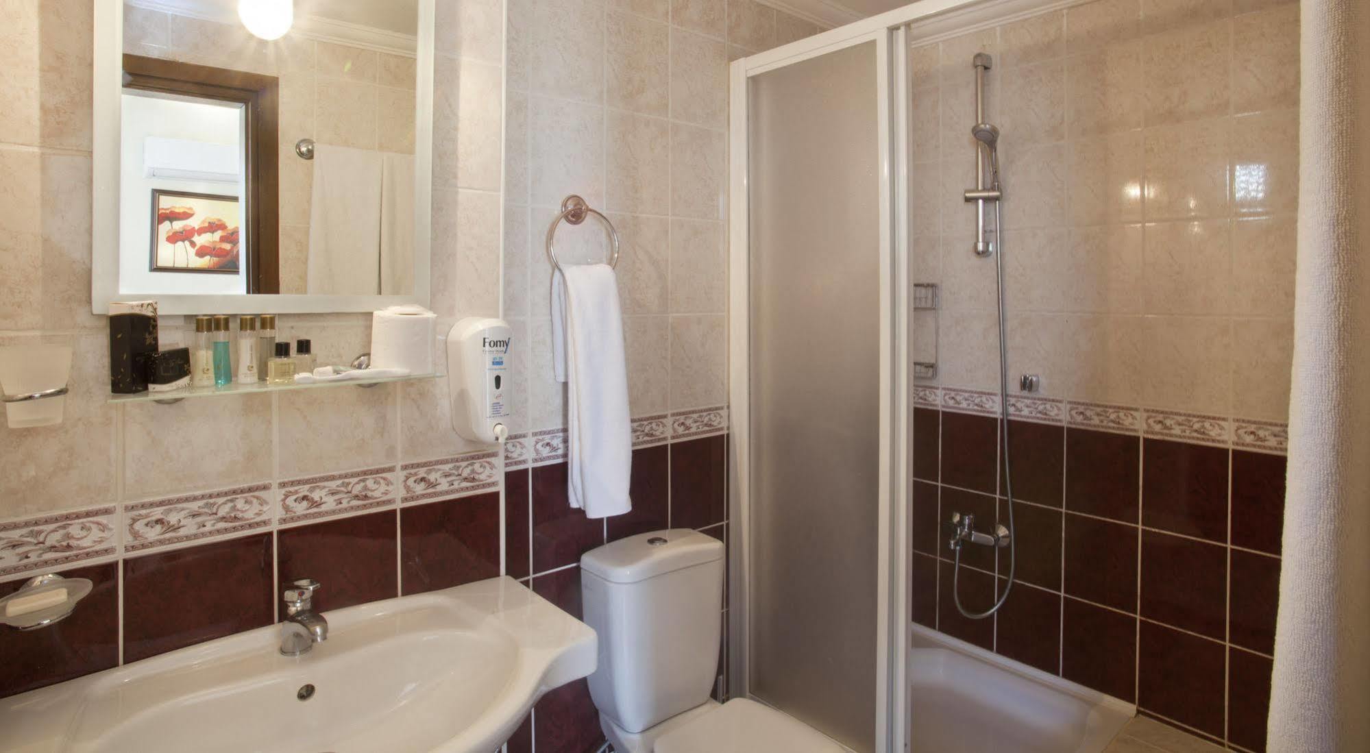 Triana Otel 3*