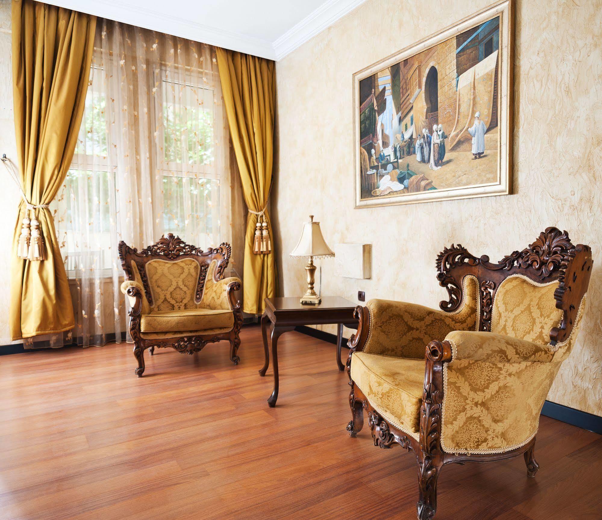 Triana Otel