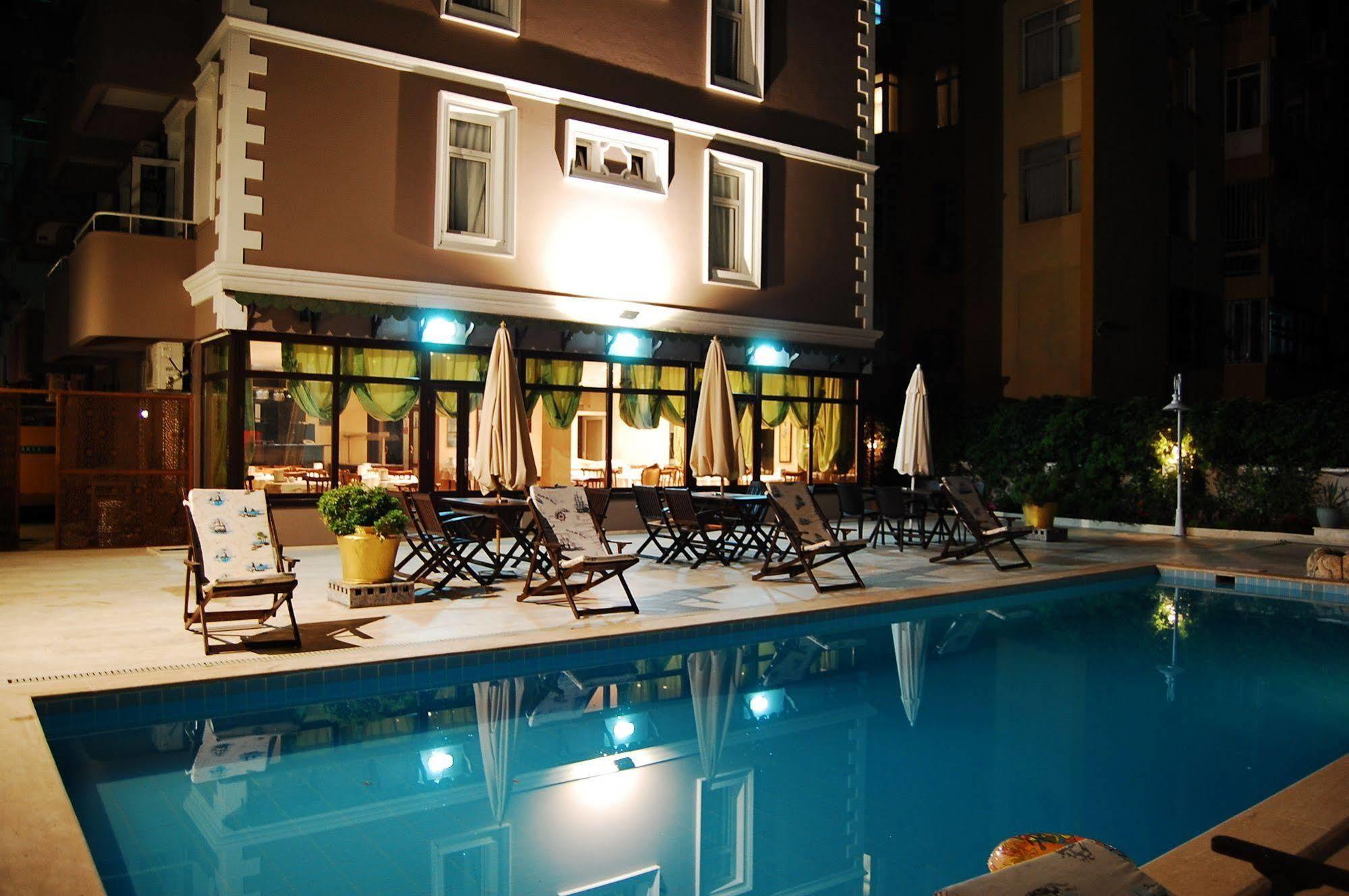 Triana Otel 3*