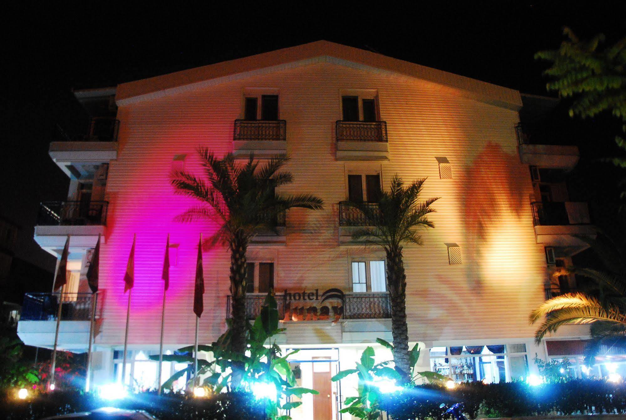 Otel Lunay 2*