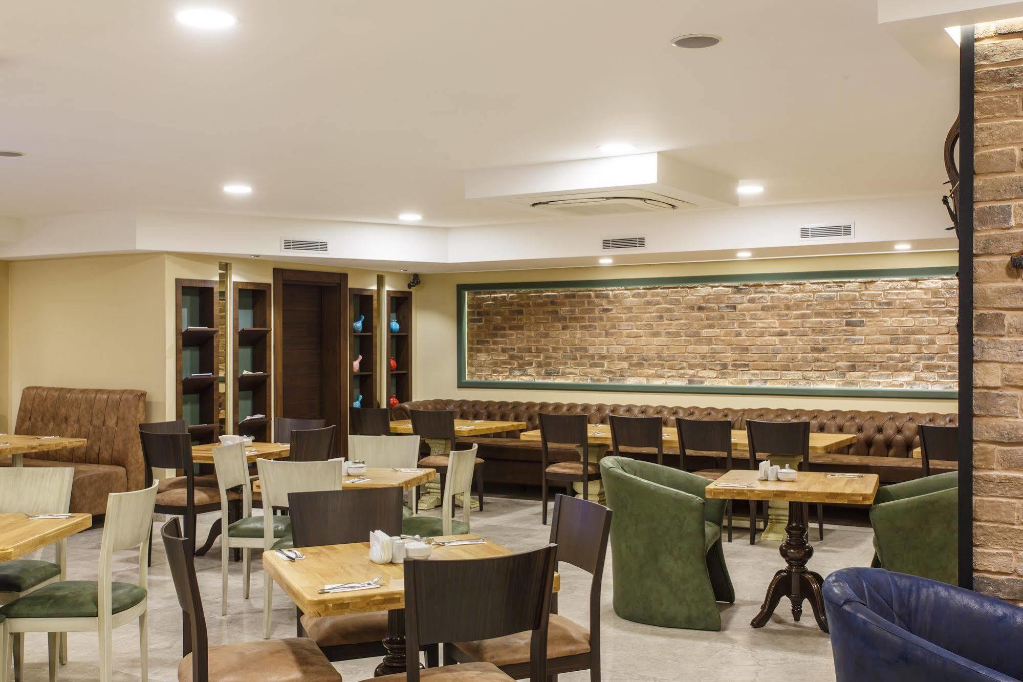 Antroyal Hotel 3*