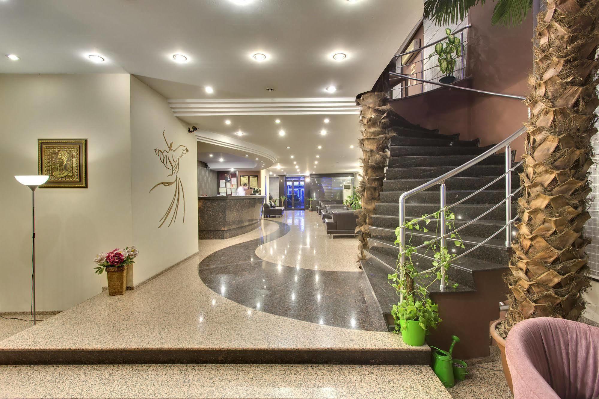 Hotel Antroyal 3*