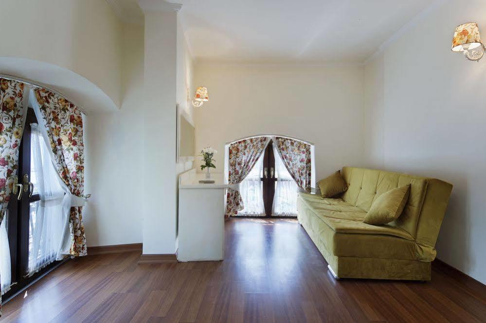 Adalya Port Otel 4*