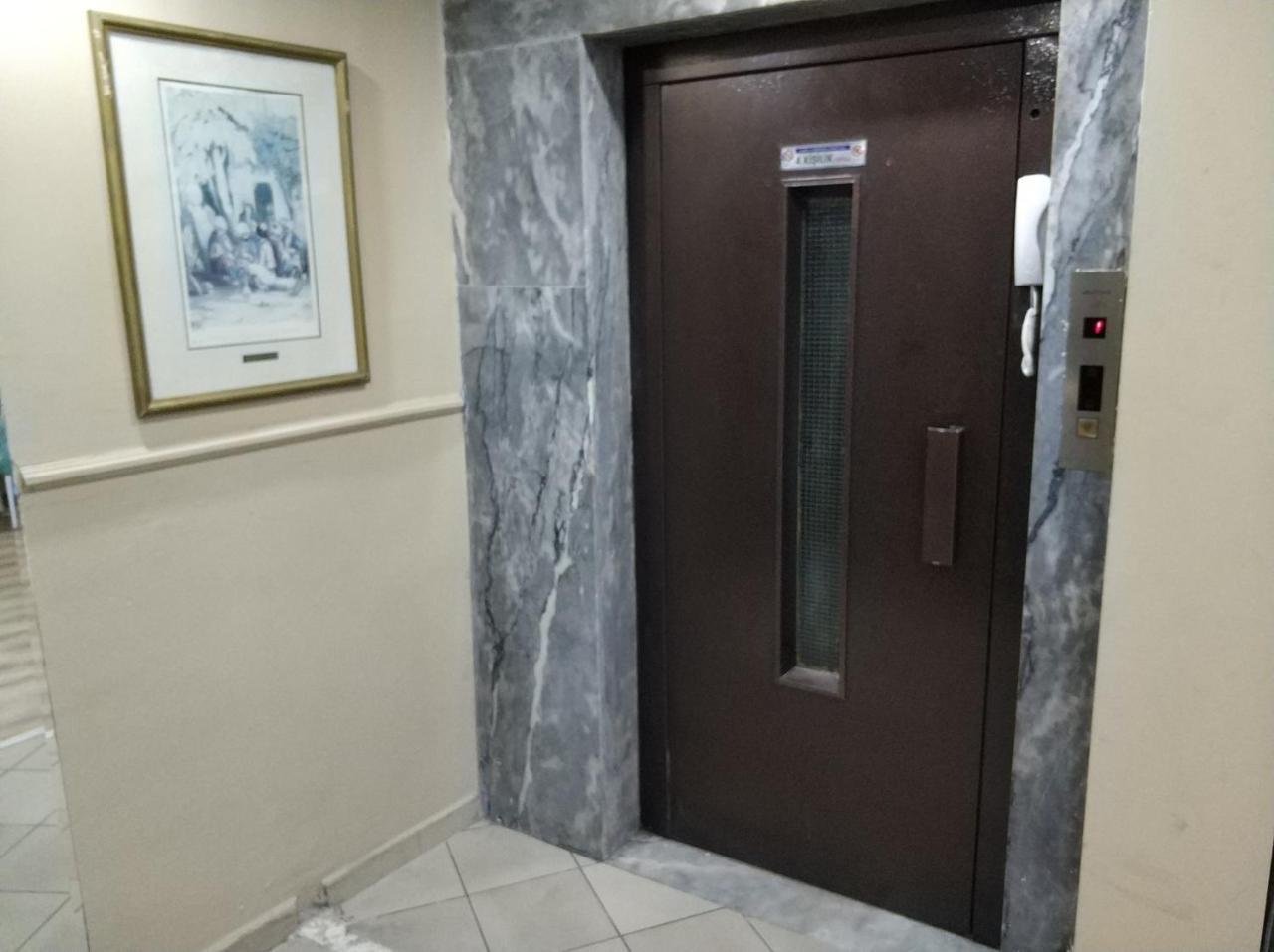 Otel Gvar Old Town 3*