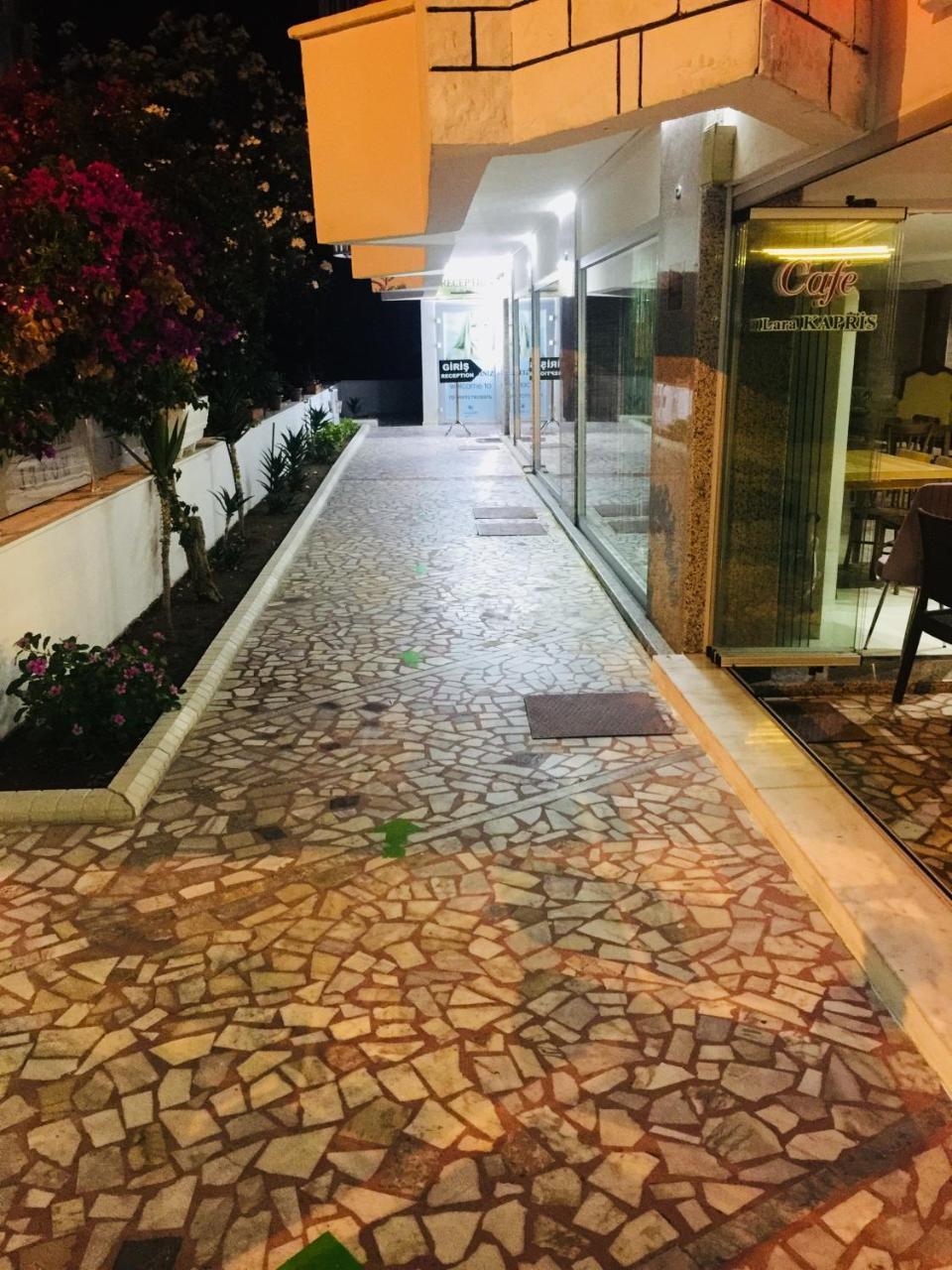 Hotel Lara Kapris 3*