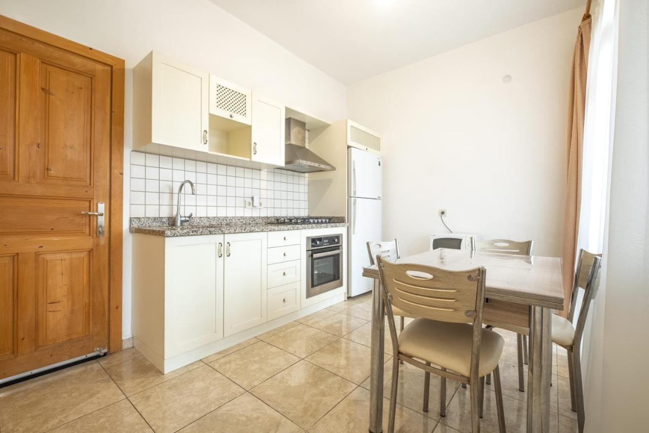 Old Town Deluxe Flats 3*