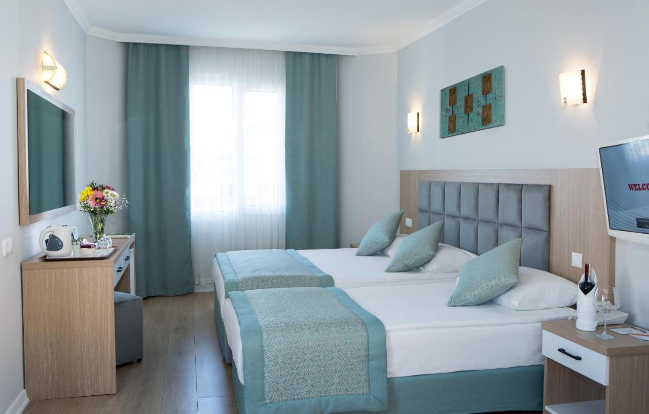 Hotel Adonis 4*