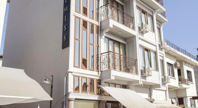 Hotel Artemiss *