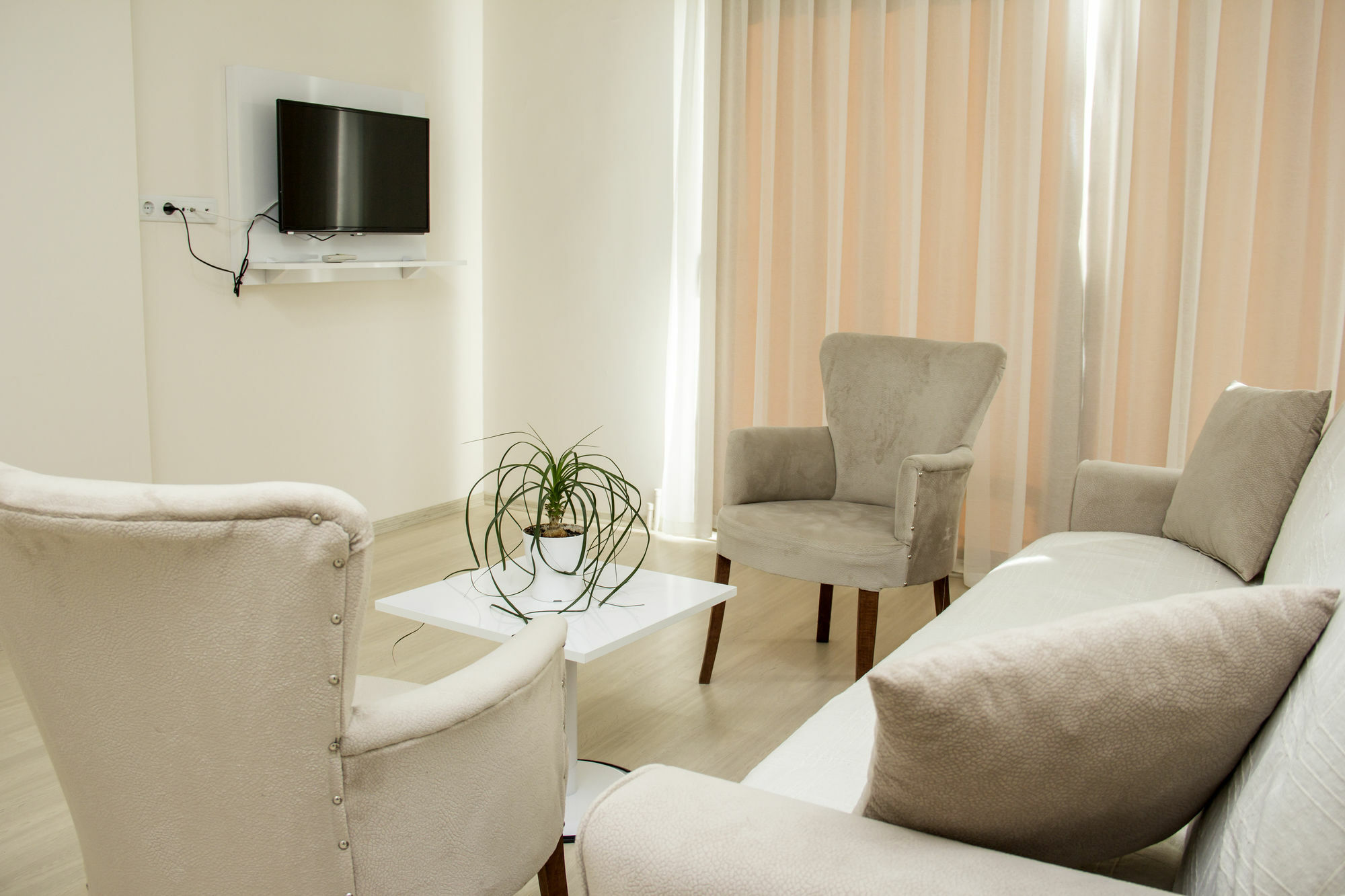 Hun Club Aparthotel 2*