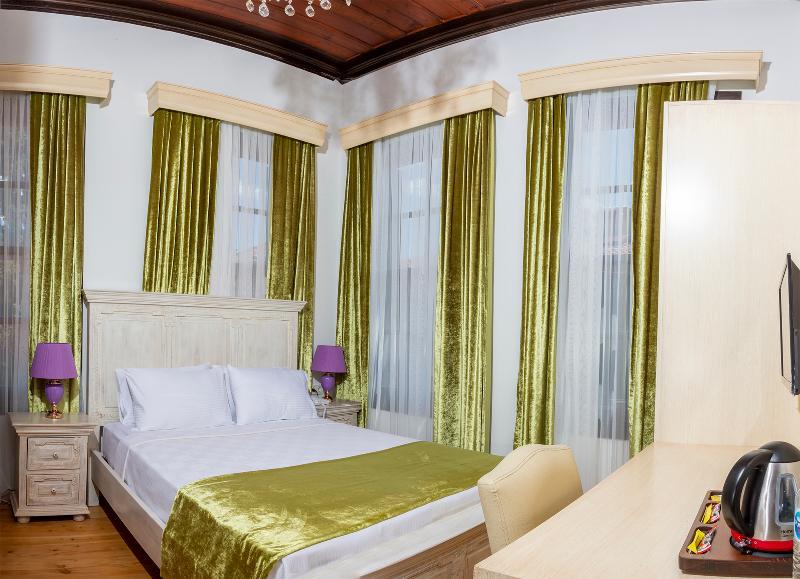 Cedrus Hotel 2*
