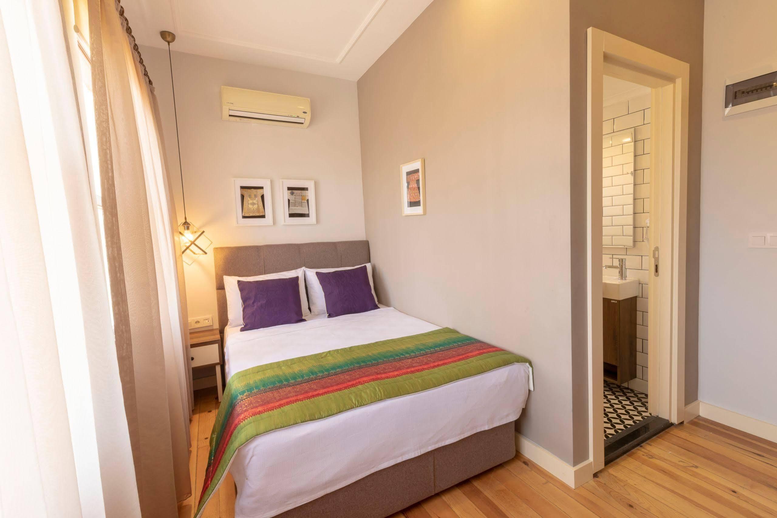 Hotel Mono 3*