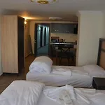 Piyes Otel