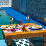 Dam Hotel Lara