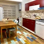 Licensed ,Jazzy Top Class 3 Bedrooms Homes 100Mb Wi-Fi