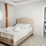 Adam Apart Hotel