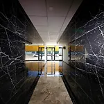 Adam Apart Hotel