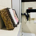 Aether Flats No3,Old Town,Beach,Central,Netflix