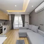 Chic Flat With Central Location In Muratpasa