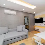 Chic Flat With Central Location In Muratpasa