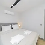 Chic Flat With Central Location In Muratpasa