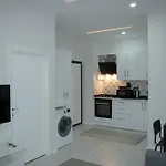 Modern Apartment Near Beach In Muratpasa