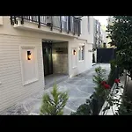 Suite64 Apartments