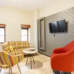 Mesmerizing Flat Near Hadrians Gate