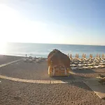 Antalya Konyaalti Plajinda Dublex Gemi Ev