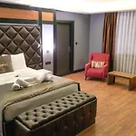 Eva Hotel