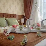 Hotel S White