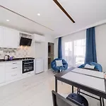 Cozy King Bedroom Dw Apt Kisla1
