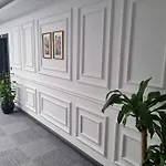 Royal Homes 401