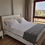 Royal Homes 403