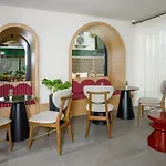 Sherwood Prize Hotel