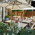 Sherwood Prize Hotel