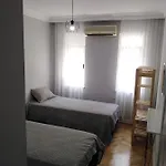 Merkezi Ve Lokasyon Muekemmel Konforlu