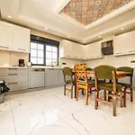 Lux Villa W Balcony Pool Sauna Garden In Antalya
