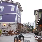 Chic Garden Flat With Patio Near Hadrian\'S Gate