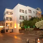 Chic Garden Flat With Patio Near Hadrian\'S Gate