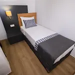 Qinn Hotel