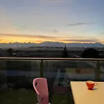 Antalya Havalimanina Yakin Havuzlu 1+1 Lux Daire